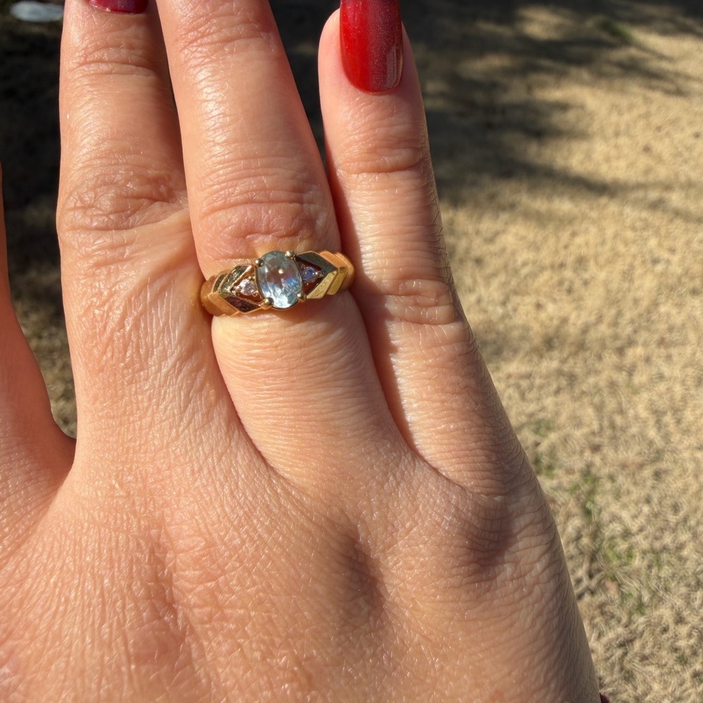 Elegant Gold and Silver Women's Ring